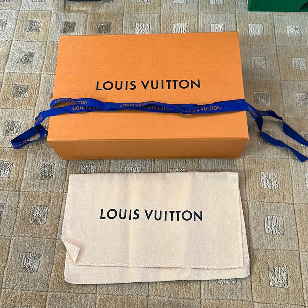 Authentic medium sized Louis Vuitton gift box with dust bag and ribbon